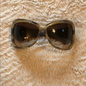 EUC Authentic Gucci Sunglasses w/ Gucci case.